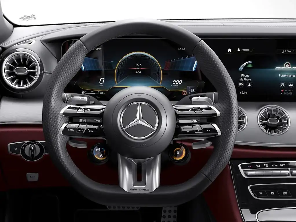พวงมาลัยมัลติฟังก์ชันแบบ AMG Performance steering wheel image