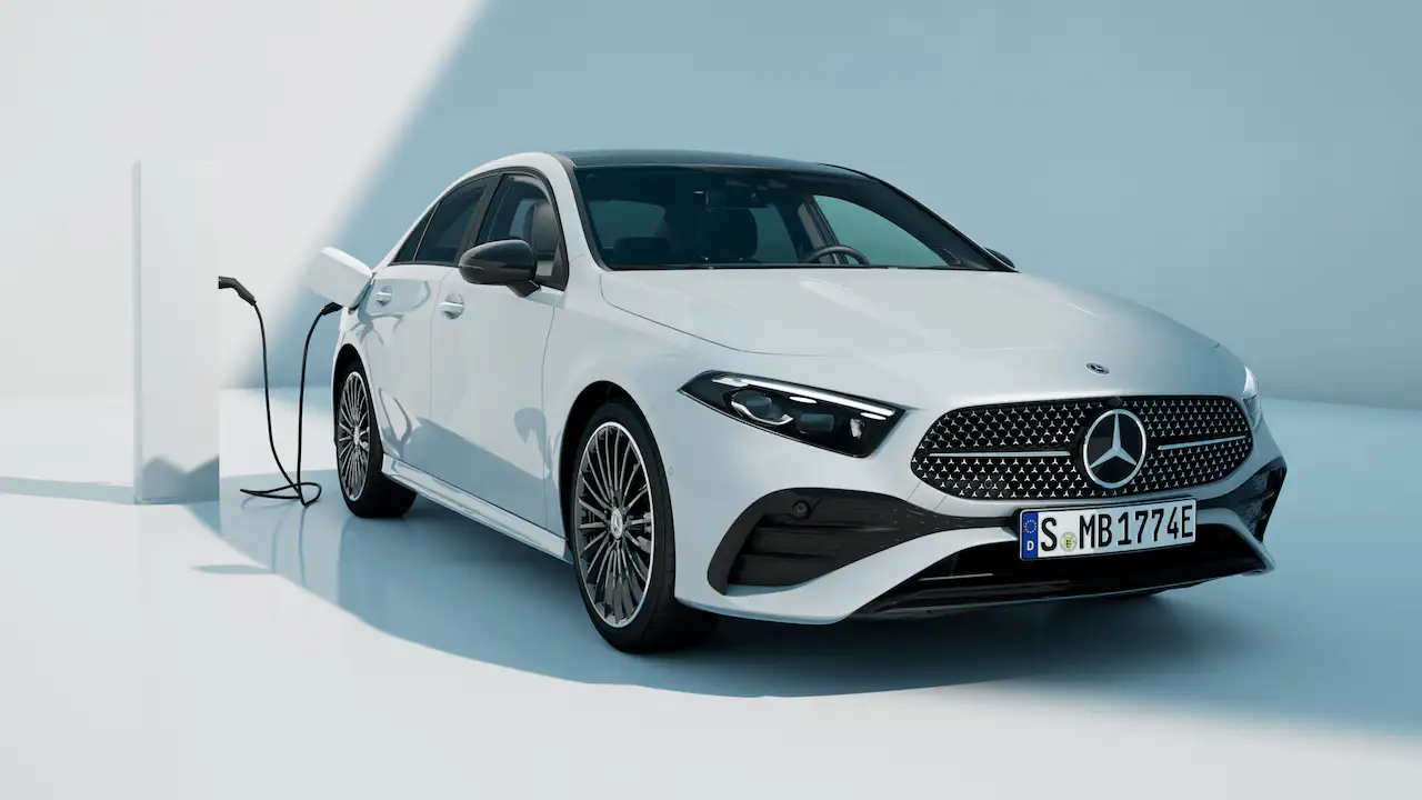 Exterior image showing mercedes-benz a-class saloon: จุดเริ่มต้นแห่งความหรูหราตามไลฟ์สไตล์คุณ