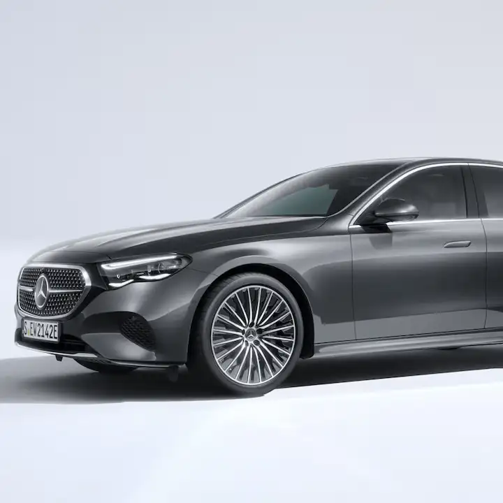 ลงทุนในภาพลักษณ์ ความสบาย และความมั่นใจไปกับ Mercedes-Benz E-Class Image