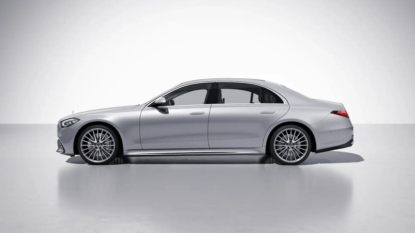 Exterior image showing mercedes-benz s-class: มาตรฐานแห่งความหรูหราที่ทั้งโลกยึดถือ